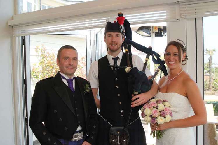 Wedding Entertainment Ideas for your Drinks Reception